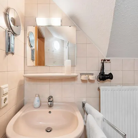 Schneider Pensión 3*