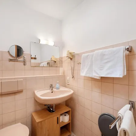 Schneider Pensión 3*